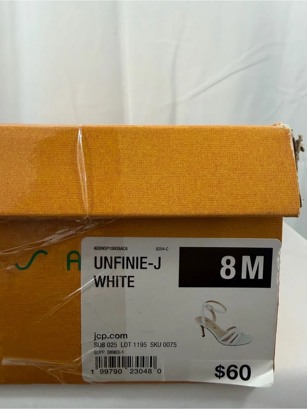 NWT Unisa Women’s Size 8 White Ankle-Strap Heels